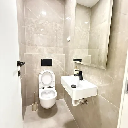 Arborea, Luxury With Private Yard Daire