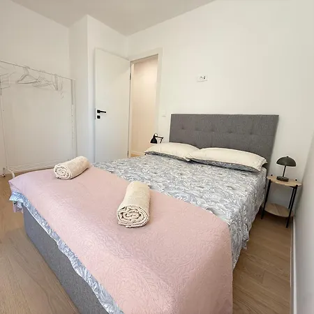 Arborea, Luxury With Private Yard Apartament *