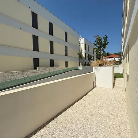Apartment Arborea, Luxury With Private Yard