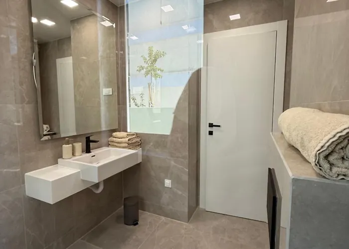 Arborea, Luxury With Private Yard