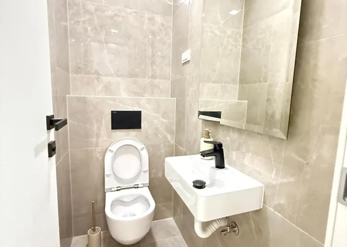 Arborea, Luxury With Private Yard Apartamento