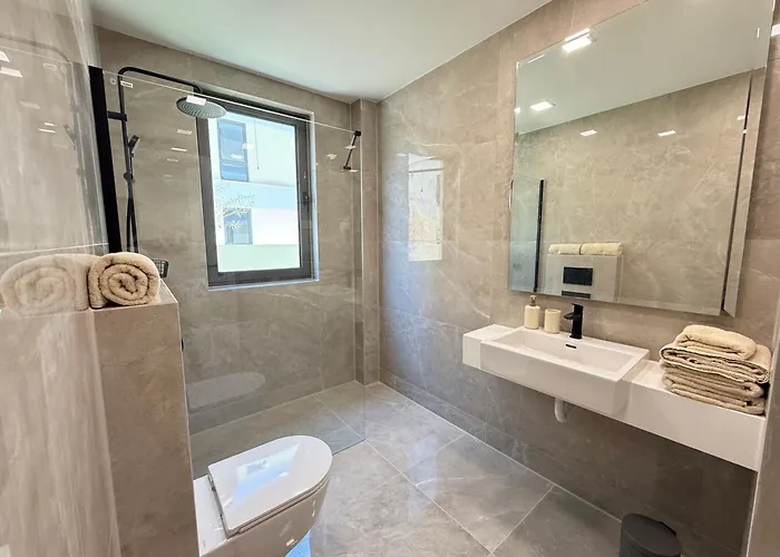 Arborea, Luxury With Private Yard 公寓 *